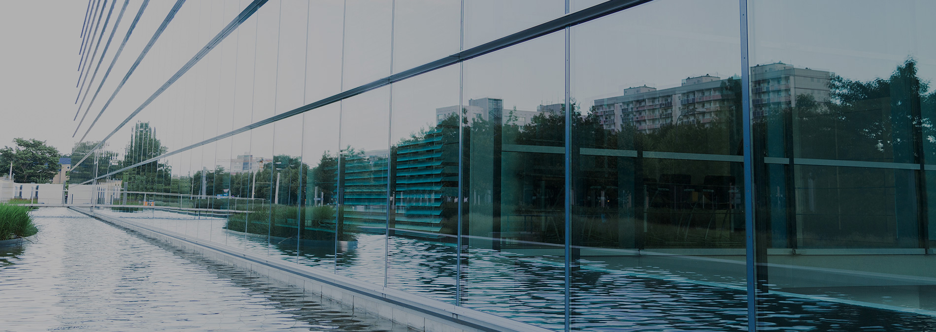 Modern-building-reflections-1900x675