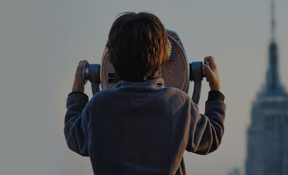 young-boy-viewing-empire-state-building-1900x675