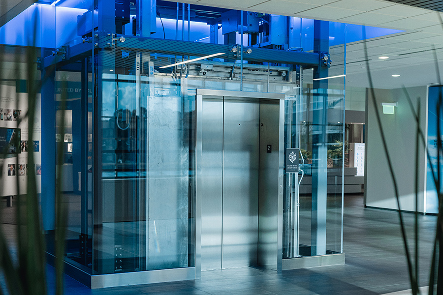 glass-elevator-regen