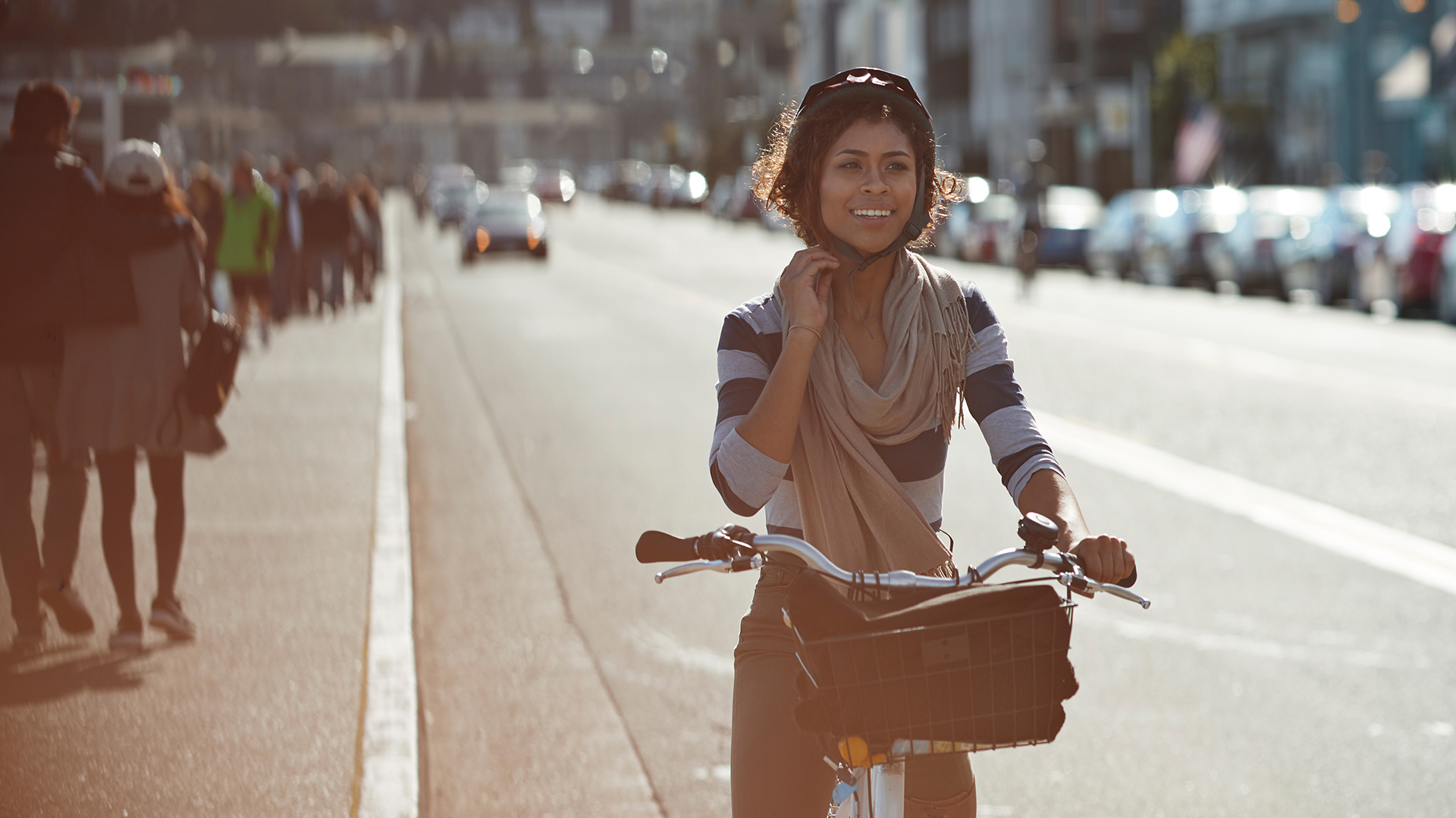 woman-riding-bike-in-city