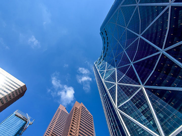 bow-calgary-vertical-glass-crescent-900x600