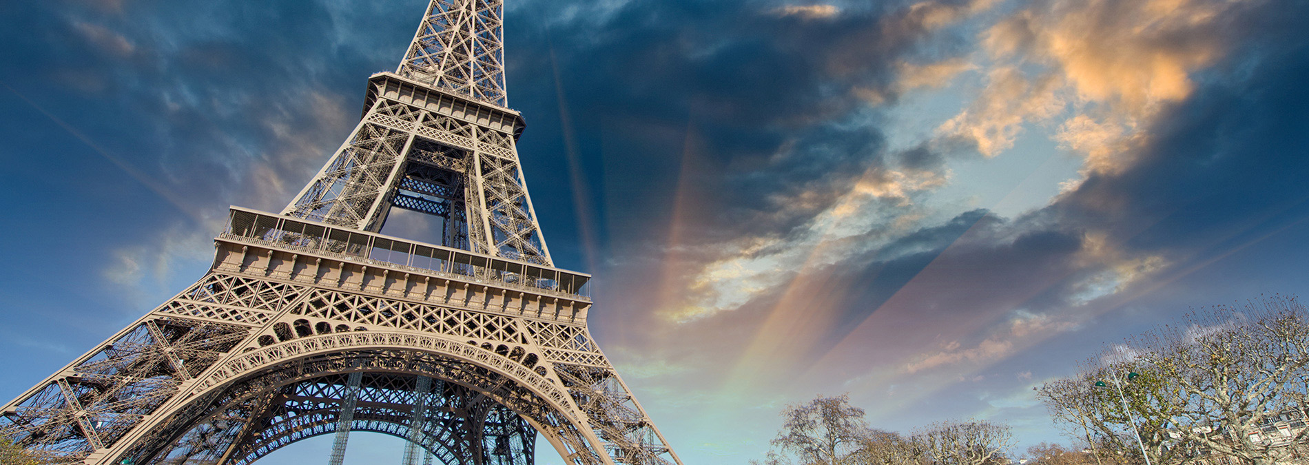 eiffel tower top angle view