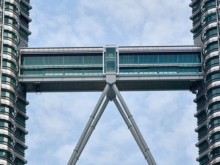 skybridge petronas twin towers 