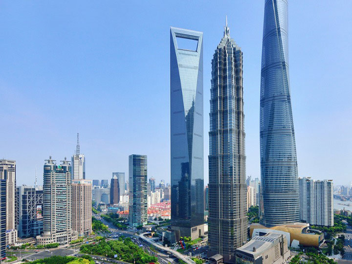 shanghai-world-finacial-center-daytime-skyline-900x600