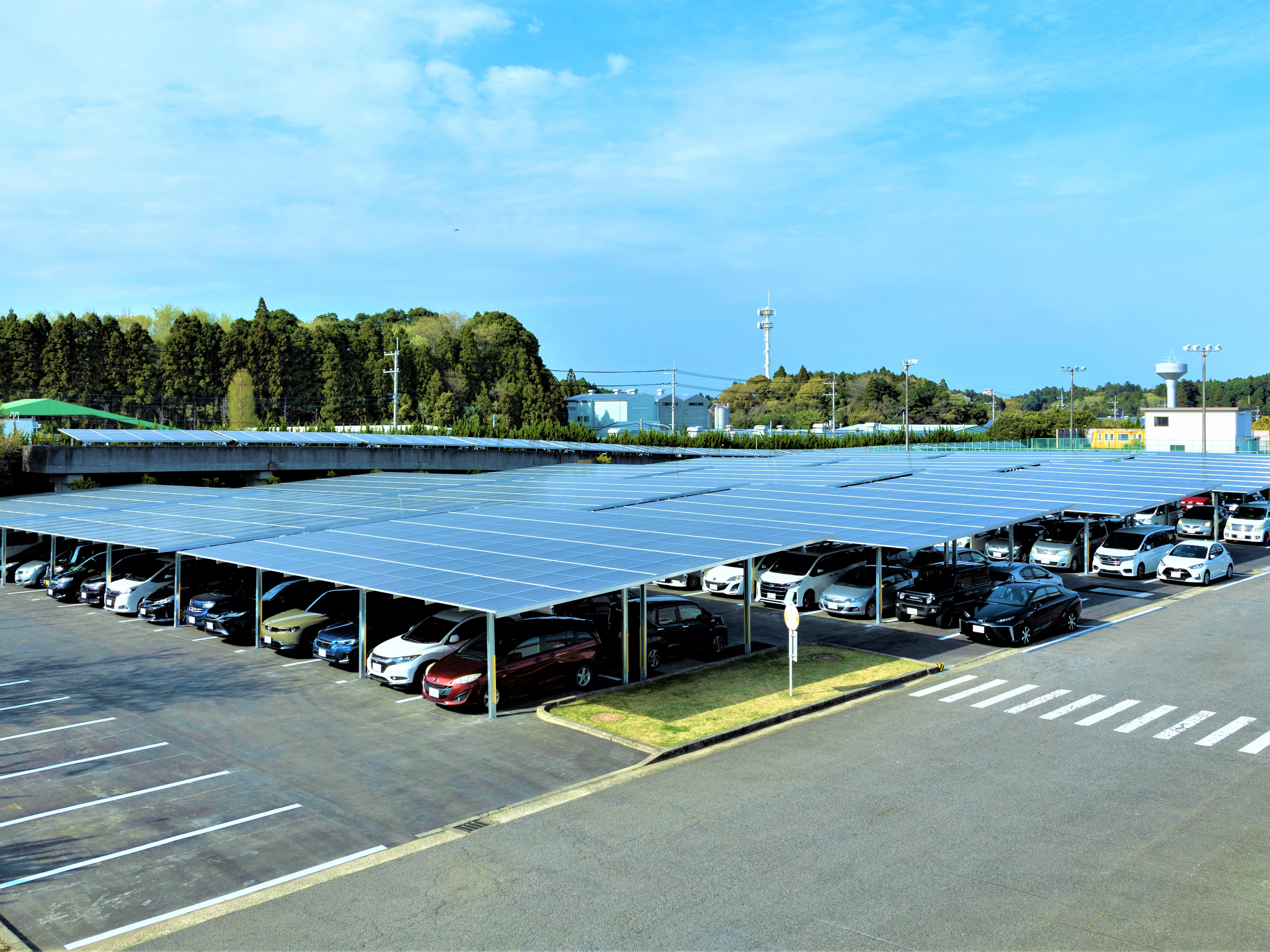 Japan installs large solar panels Cover Image